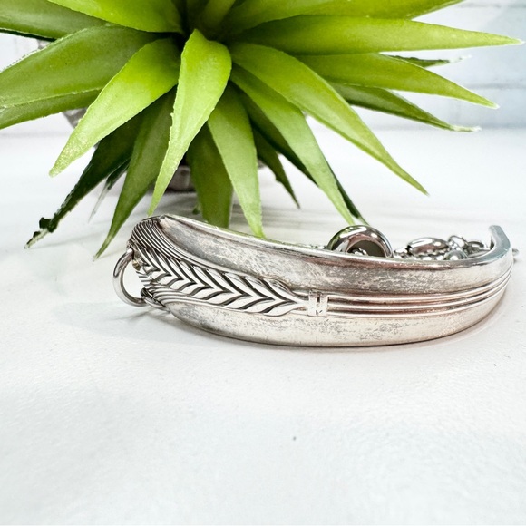 Reclaimed Vintage Original Rogers Silver Plated Ornate Flatware Bracelet - Picture 6 of 11